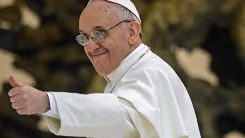Благословляет ли Папа Римский через WhatsApp