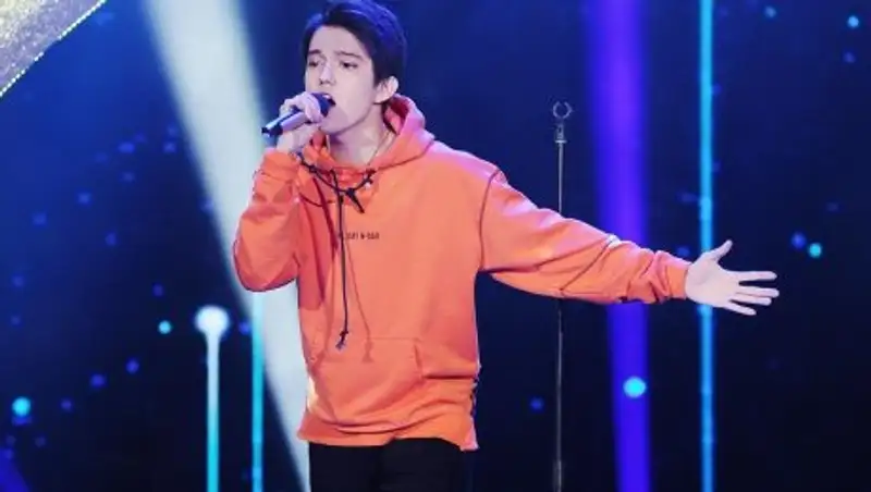 Димаш стал гостем популярного в Китае шоу Happy Camp