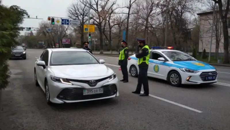 28 автомобилей водворены на штрафную стоянку в Алматы