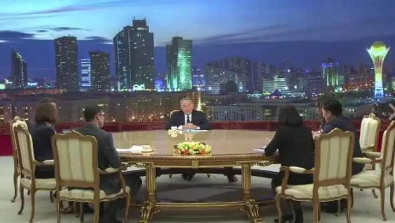 Назарбаев в шутку сравнил выборы с женитьбой