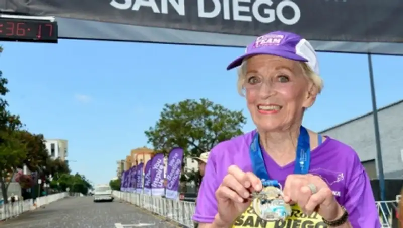 92-летняя американка стала самой пожилой женщиной, пробежавшей марафон