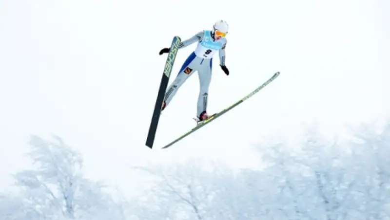 Казахстанцы выступили на первом этапе Кубка мира по прыжкам на лыжах с трамплина 