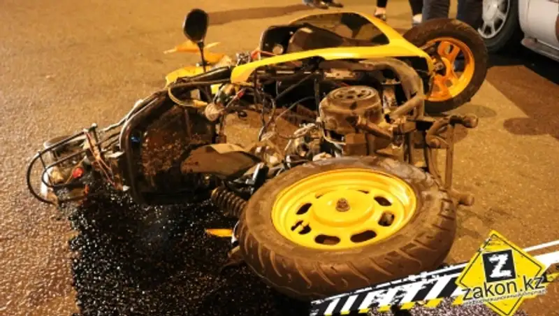 ДТП с участием мопеда произошло в Алматы