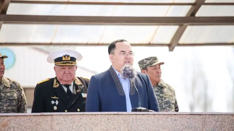 Более трех тысяч молодых людей участвуют в военных играх партии Amanat