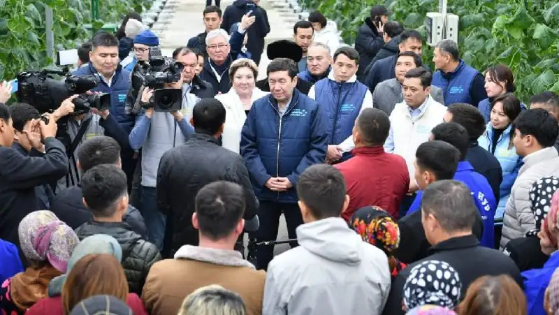 Сторонники Токаева встретились с избирателями Туркестанской области и Шымкента