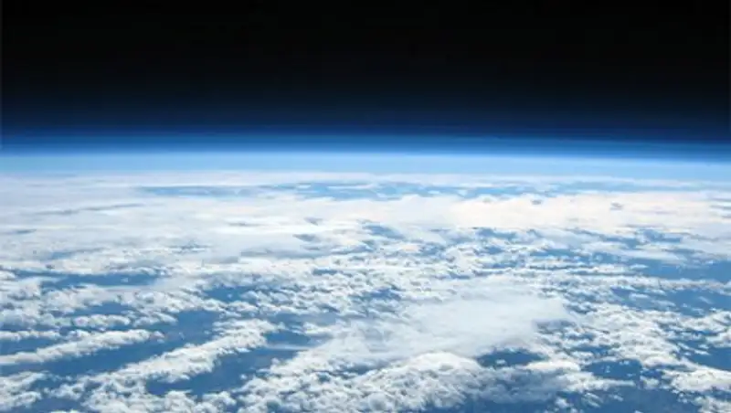 Китайский беспилотник на солнечных батареях забрался в ближний космос