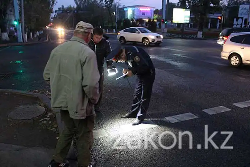 Мертвого изувеченного мужчину нашли сегодня утром в арыке в Алматы (фото) Мертвого изувеченного мужчину нашли сегодня утром в арыке в Алматы (фото), фото - Новости Zakon.kz от 12.10.2013 16:07