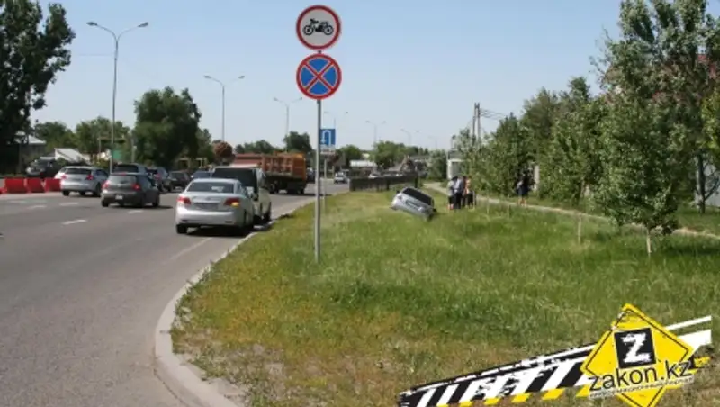 Пьяный водитель устроил аварию на Восточной объездной в Алматы