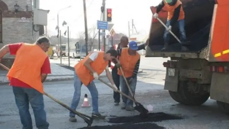 В Уральске 150 млн тенге направили на текущий ремонт дорог