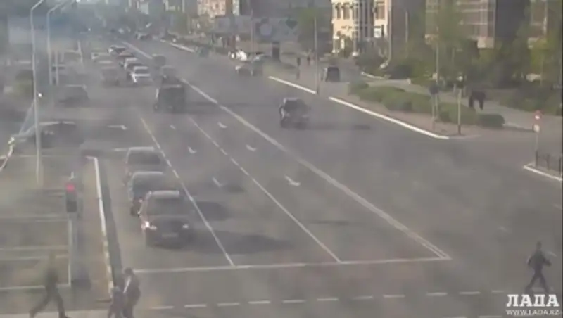 Полицейские Актау оштрафовали водителей автомобилей праздничного кортежа