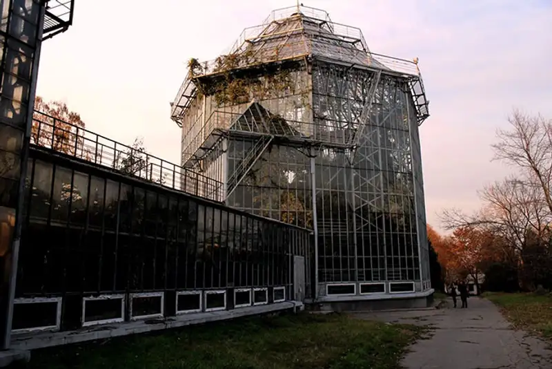 Алматинский ботанический сад похож на декорации фильма ужасов, фото - Новости Zakon.kz от 19.11.2013 22:22