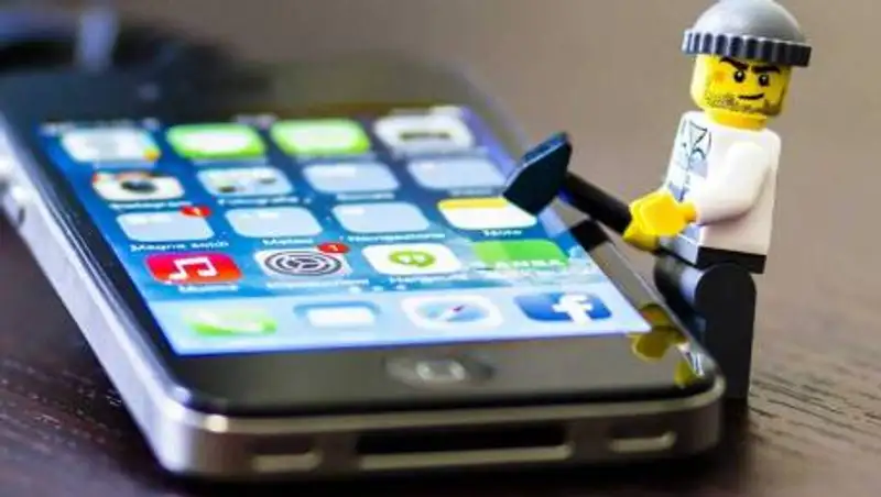 Найден способ взломать все iPhone