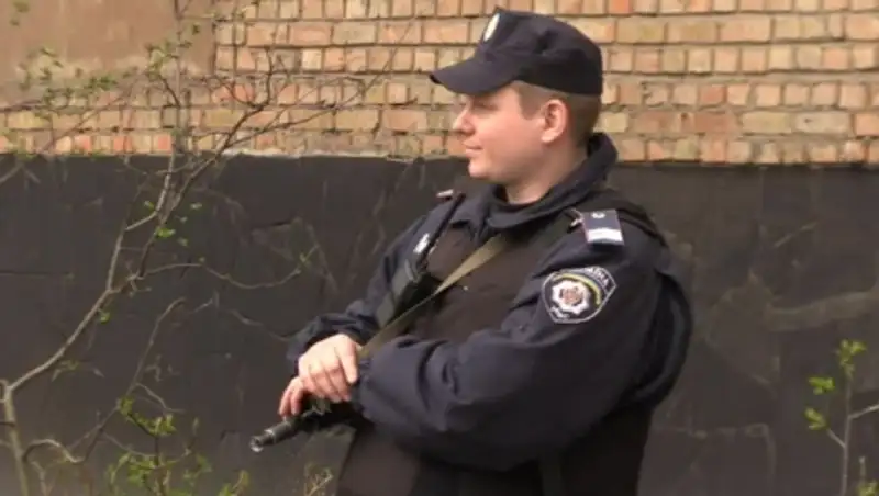 Неизвестные автоматчики расстреляли патруль милиции в Киеве