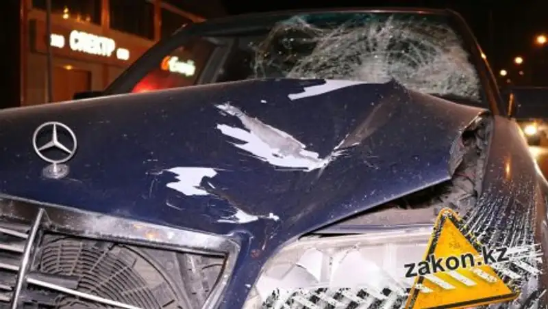 Пешехода в Алматы сбили в 200 метрах от перехода