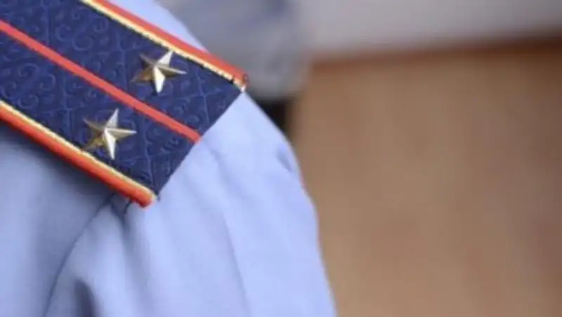 Два высокопоставленных полицейских лишились должностей