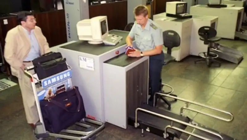 В Казахстане установлены нормы для перемещаемых через границу ТС личных вещей