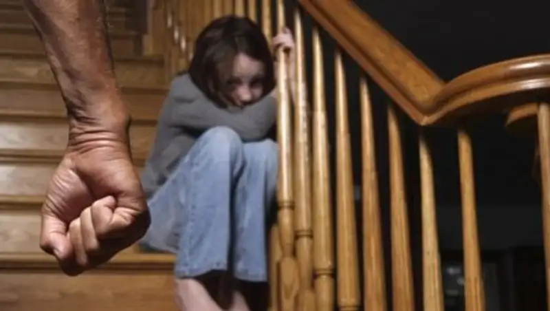 Ақтөбе тұрғыны әйелі ауруханада жатқан кезде 12 жастағы қызын зорлаған