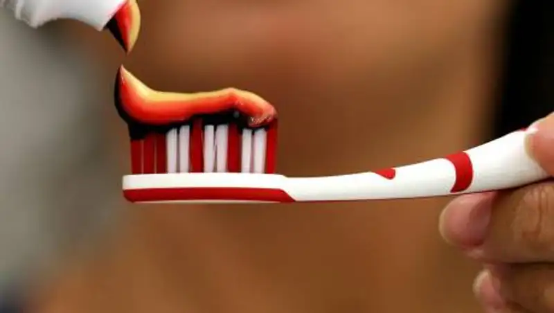 Вторая волна COVID-19. Защитить себя зубной пастой предлагают казахстанцы