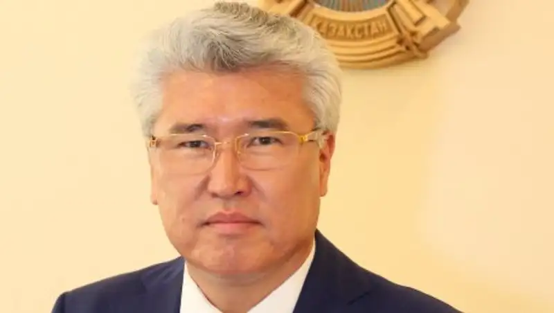 Арыстанбек Мухамедиулы поздравил Самал Еслямову