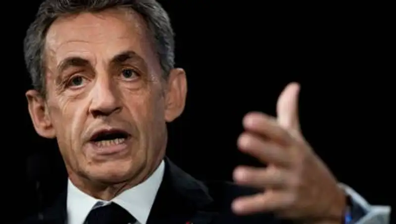 Экс-президента Франции Саркози приговорили к тюремному сроку