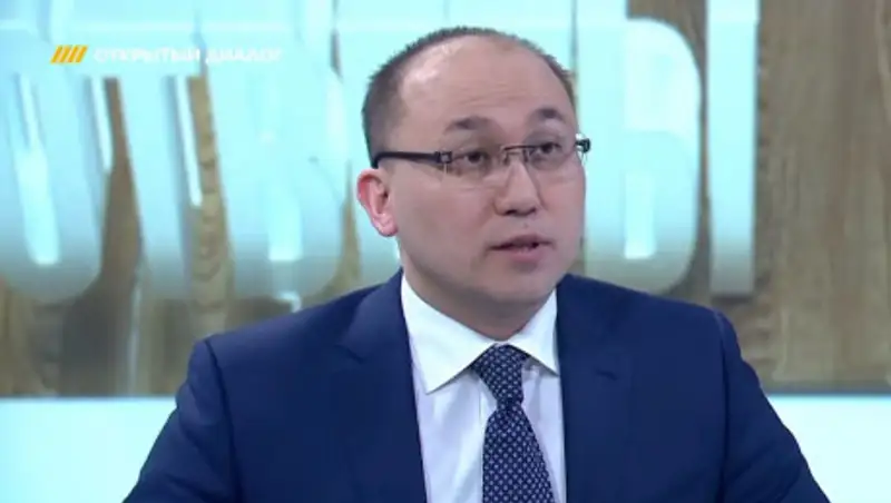 Людям, распределяющим соцпомощь, "спасибо" никто не скажет – Даурен Абаев