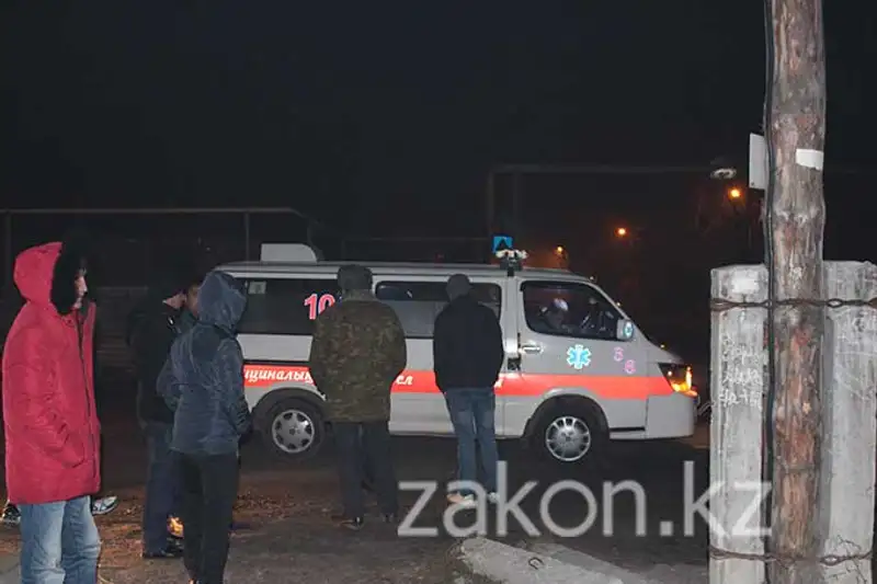 6 человек, в том числе 4-х месячный ребенок, пострадали в ДТП в Алматы (фото), фото - Новости Zakon.kz от 28.11.2013 16:58