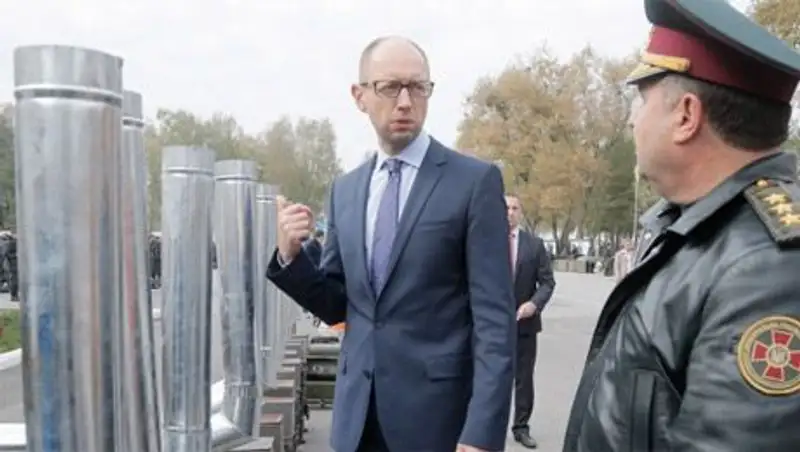 Яценюку и украинским министрам показали «Стену» на границе с Россией  