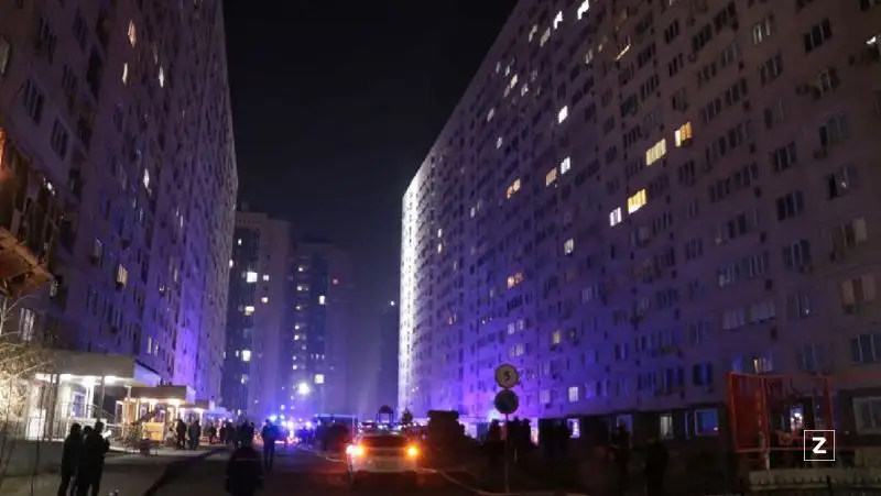 Пожар в Алматы: 120 жильцов эвакуированы из многоэтажного дома