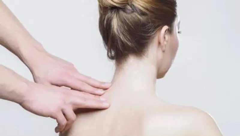 Нейрохирург назвал самую частую ошибку, приводящую к острой боли в спине