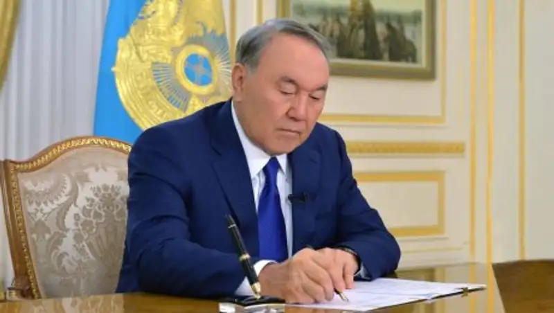 Назарбаев поздравил Головкина с победой