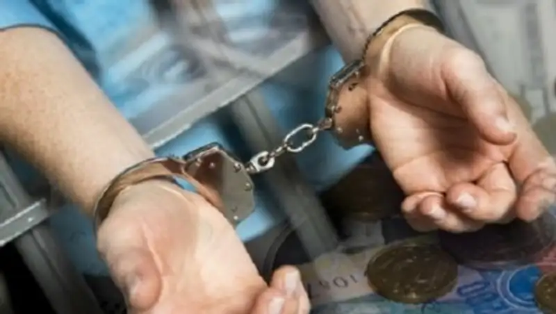 За взятку осужден переводчик УВД Уральска