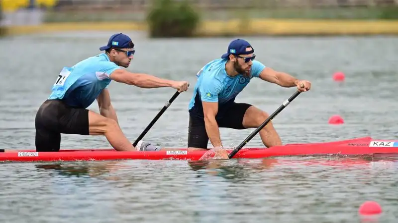 Еще одно "серебро" Азиады принесли Казахстану братья-гребцы