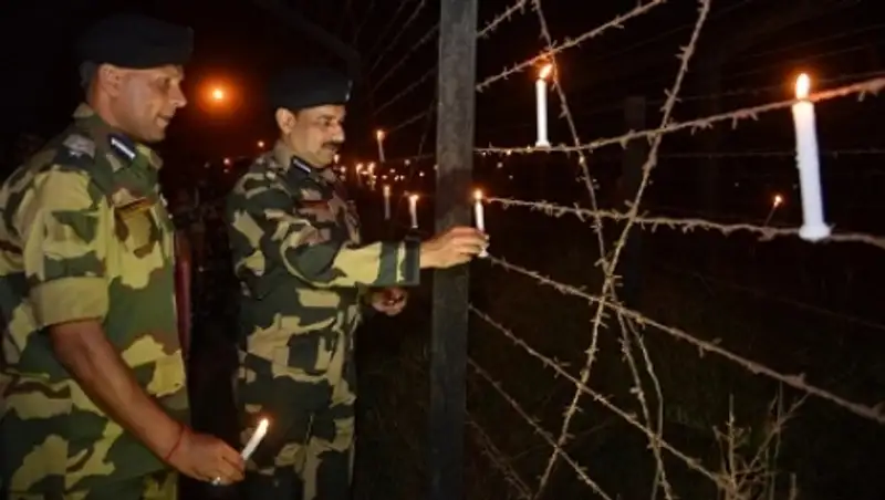 При взрыве на индийско-пакистанской границе погибли 45 человек