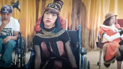 кадр из фильма "Девушка и море", фото - Новости Zakon.kz от 25.11.2019 11:53