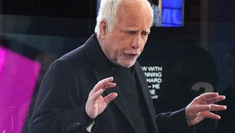 Голливудский актер Ричард Дрейфус врезался в грузовик