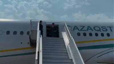 Касым-Жомарт Токаев прибыл в Сочи, фото - Новости Zakon.kz от 19.08.2022 17:03