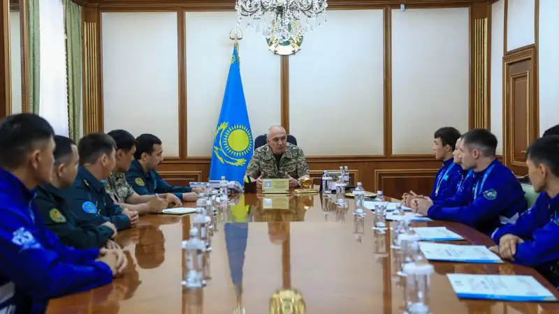 Министр обороны поздравил армейских рукопашников с успешным выступлением на ЧМ