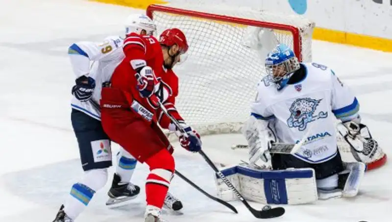 "Барыс" потерпел разгромное поражение от "Автомобилиста"