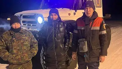 Спасатели эвакуировали астанчанина с зимовки в селе Алтынсарино, фото - Новости Zakon.kz от 02.01.2023 14:44