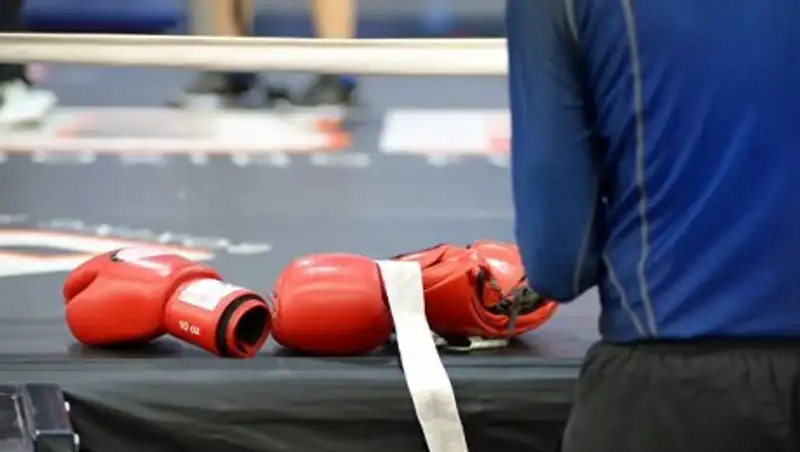 17-летний боксер в Великобритании умер после боя на турнире