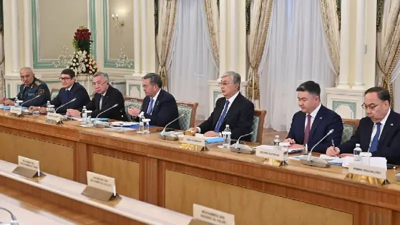 Токаев и эмир Катара провели переговоры в расширенном формате, фото - Новости Zakon.kz от 12.10.2022 12:06