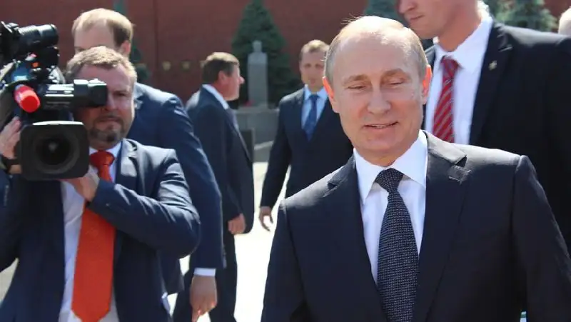 Международная федерация дзюдо приостановила статус Путина