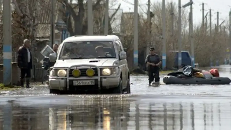 Пропускной пункт на российско-казахстанской границе по-прежнему закрыт из-за паводка