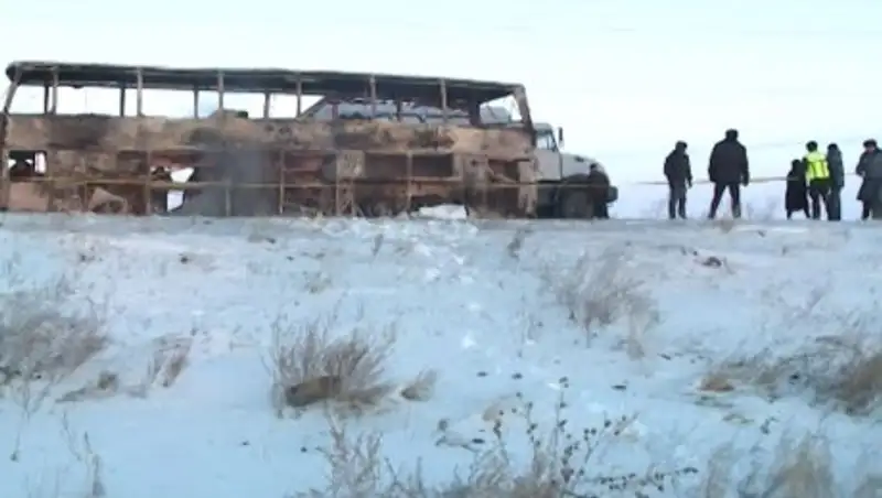 "Кажется, весь кишлак пришел рыть могилы": узбекистанцы потрясены трагедией с автобусом