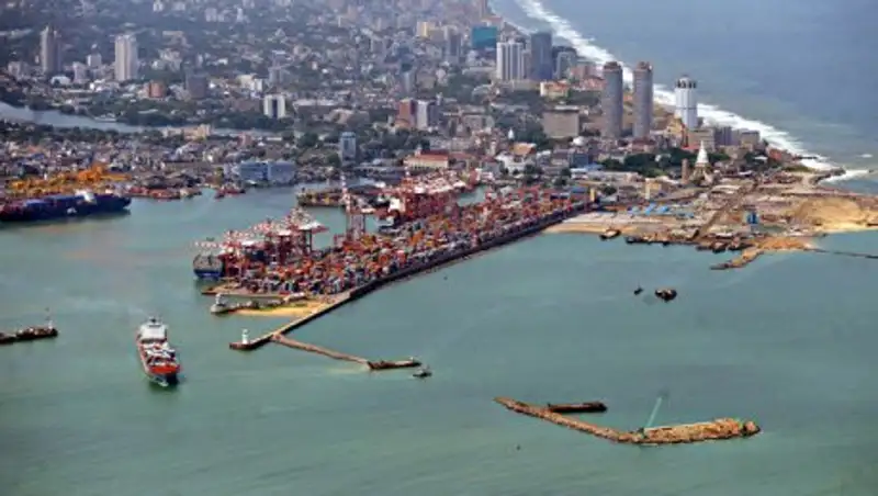 В Шри-Ланке введен режим ЧП из-за столкновений буддистов и мусульман