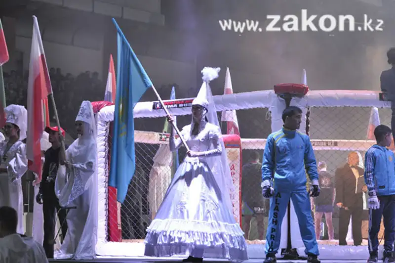 «Атилле» пришла «Смерть». Емельяненко выиграл в Алматы 18 бой в карьере (фото) «Атилле» пришла «Смерть». Емельяненко выиграл в Алматы 18 бой в карьере (фото), фото - Новости Zakon.kz от 22.12.2011 19:31