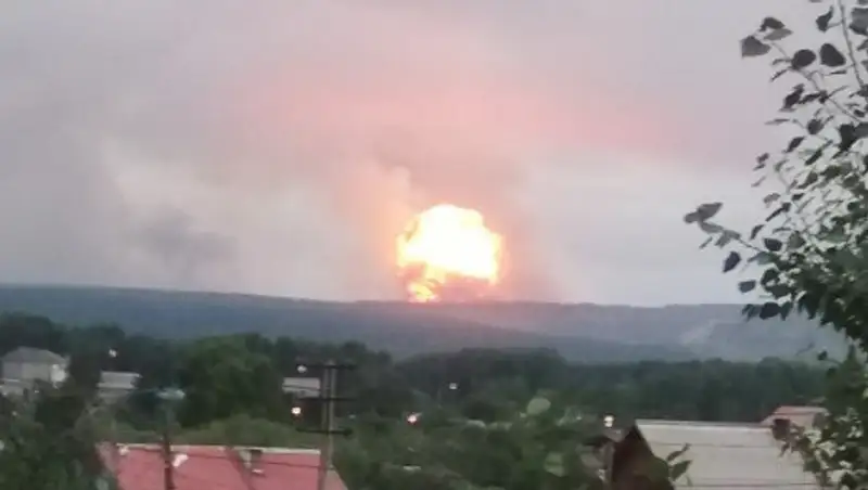 Взрыв боеприпасов в Ачинске. Зону риска перекрыли для горожан