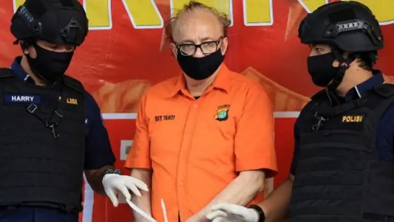 Обвиняемый в растлении сотен детей покончил с собой в тюрьме