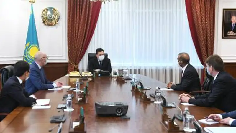 Мамин обсудил с руководством "One Web" развитие спутникового интернета в РК