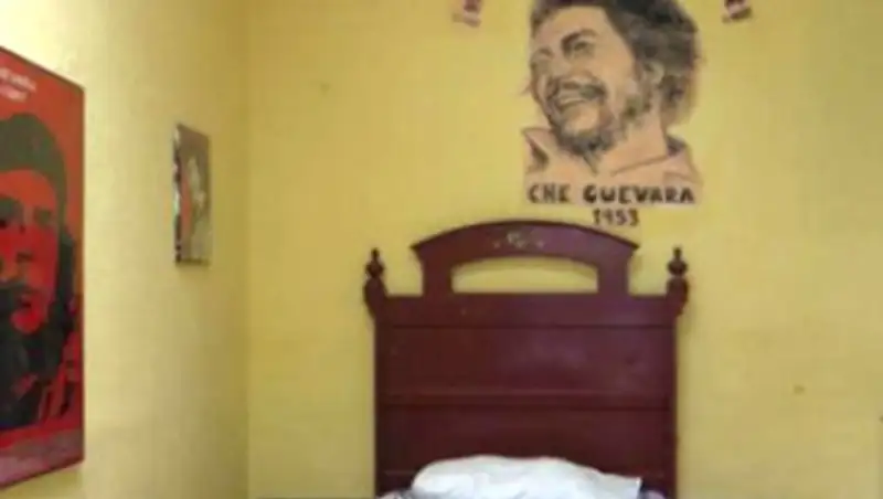 Переспать в кровати Че Гевары предложили за девять долларов